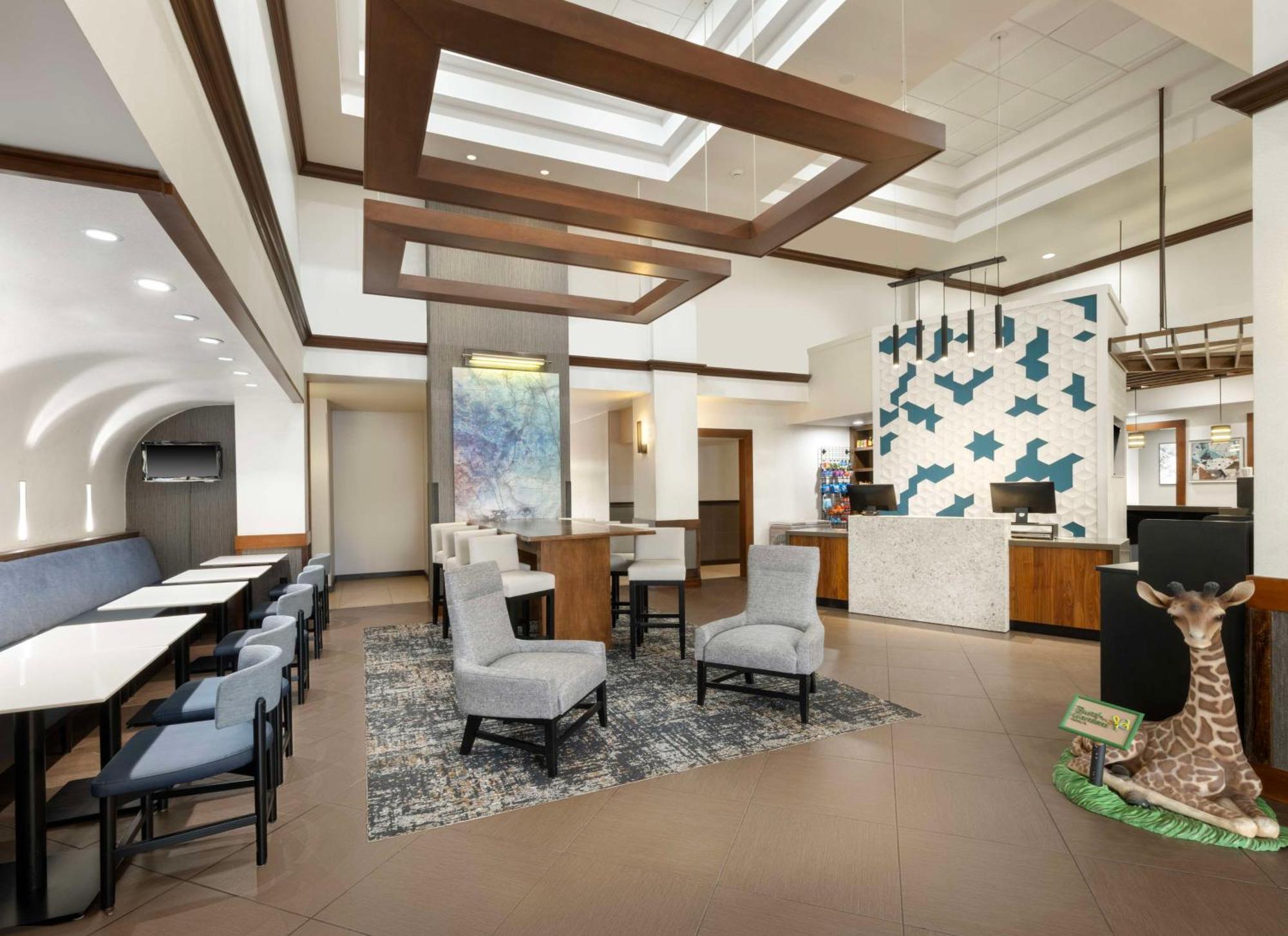 Hyatt Place Tampa Busch Gardens Экстерьер фото