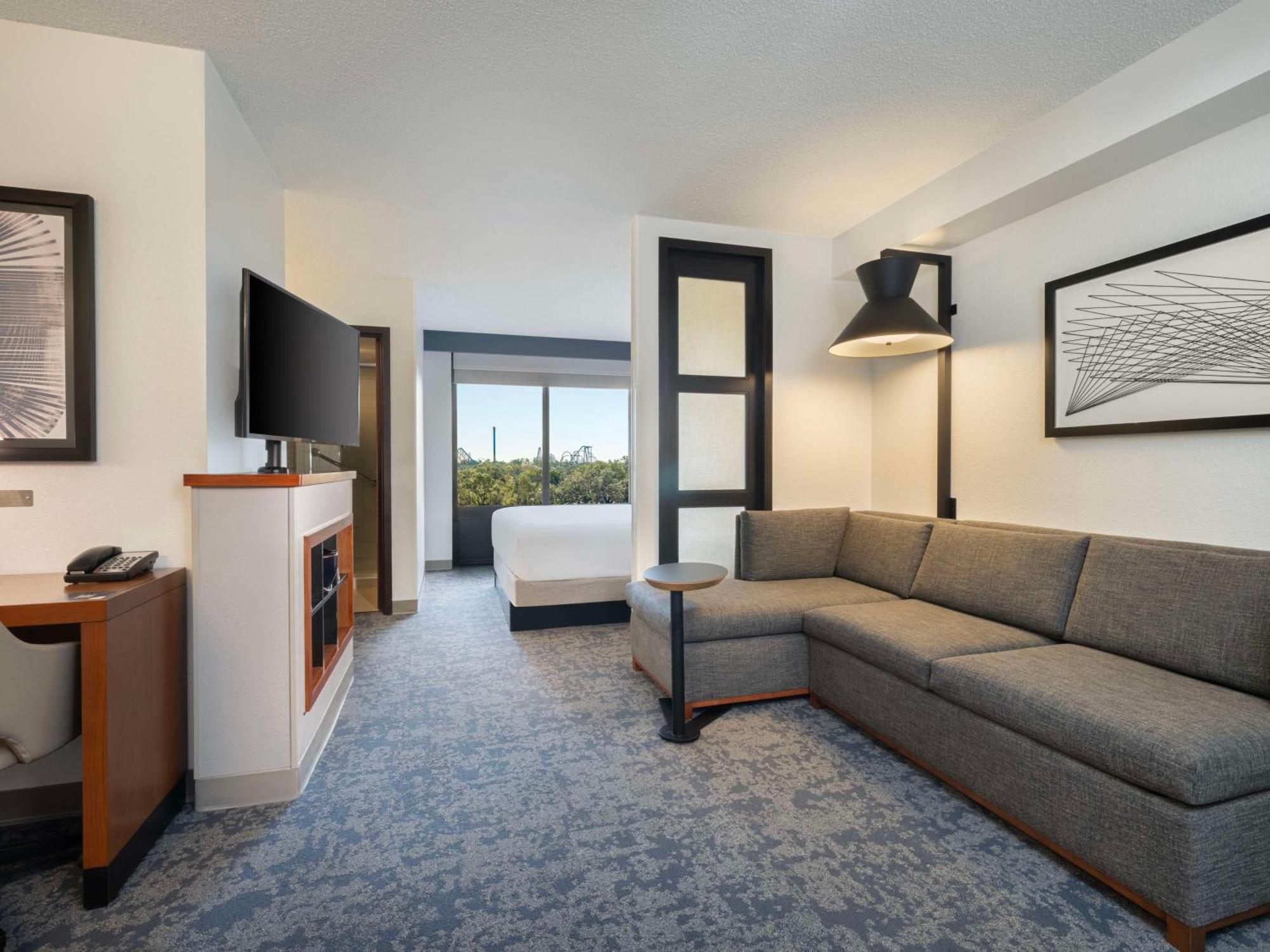 Hyatt Place Tampa Busch Gardens Экстерьер фото
